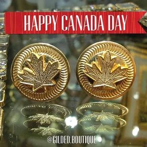 Vintage maple leaf cuff links in gold tone